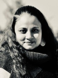 Dr.Moina Khan